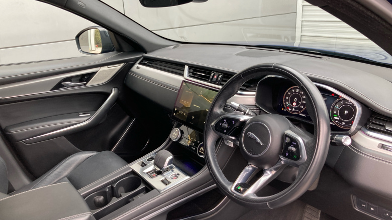 Jaguar F-Pace 2.0 P400e R-Dynamic SE 5dr Auto AWD Estate